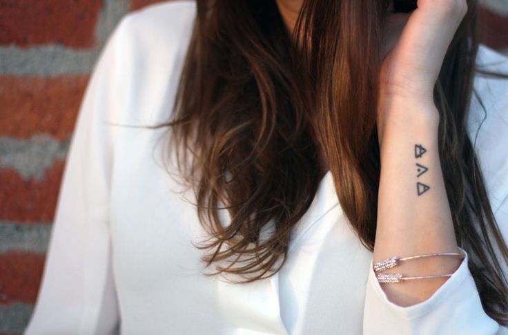 Tatuagem de glifo: a história por trás da sua glyph tattoo